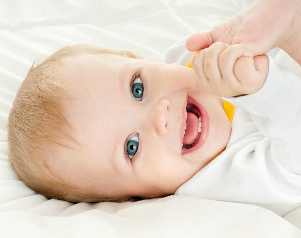 Cómo cuidar los dientes de leche de tu bebé